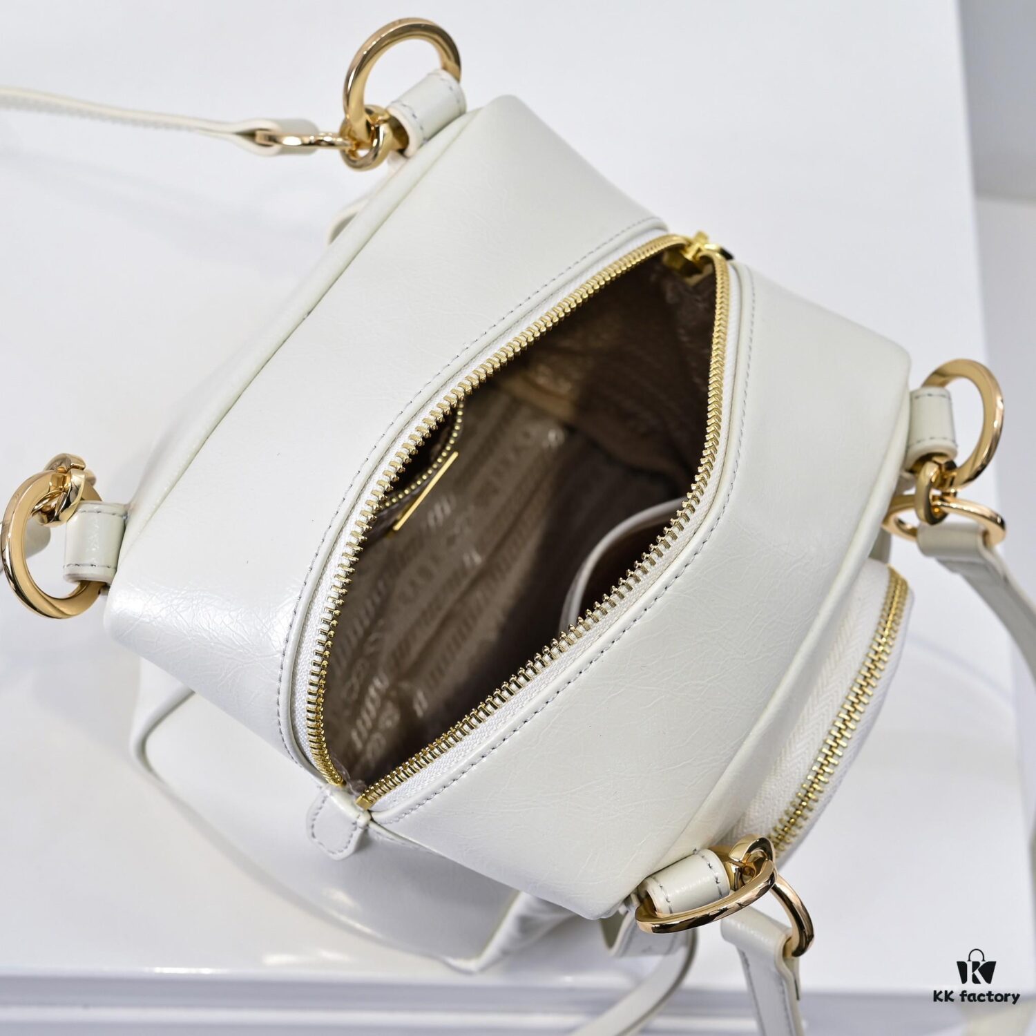 6930baa86e68136f4d9ae743 PRADA 2025 Spring New Arrival Waxed Leather Tote Bag