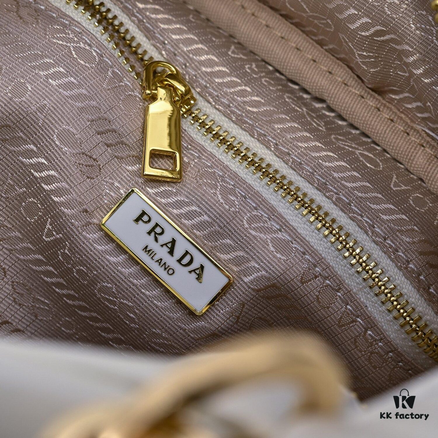 6930baa86e68136f4d9ae744 PRADA 2025 Spring New Arrival Waxed Leather Tote Bag