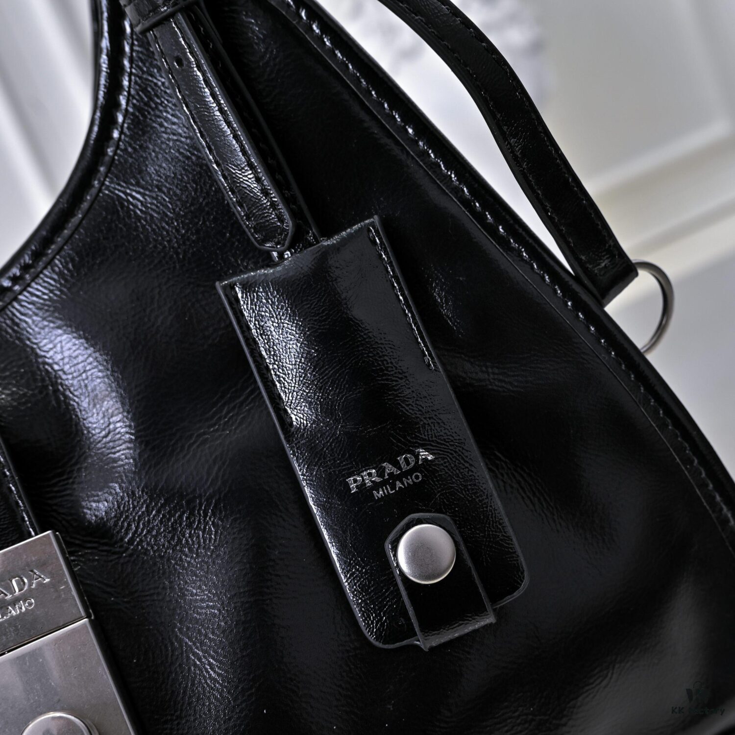 Early Spring 🎉PRADA Counter New Arrival🎉 (All-Leather Series) [Original Order Quality + Matching Store Hardware] Full-Grain Oil-Waxed Calfskin