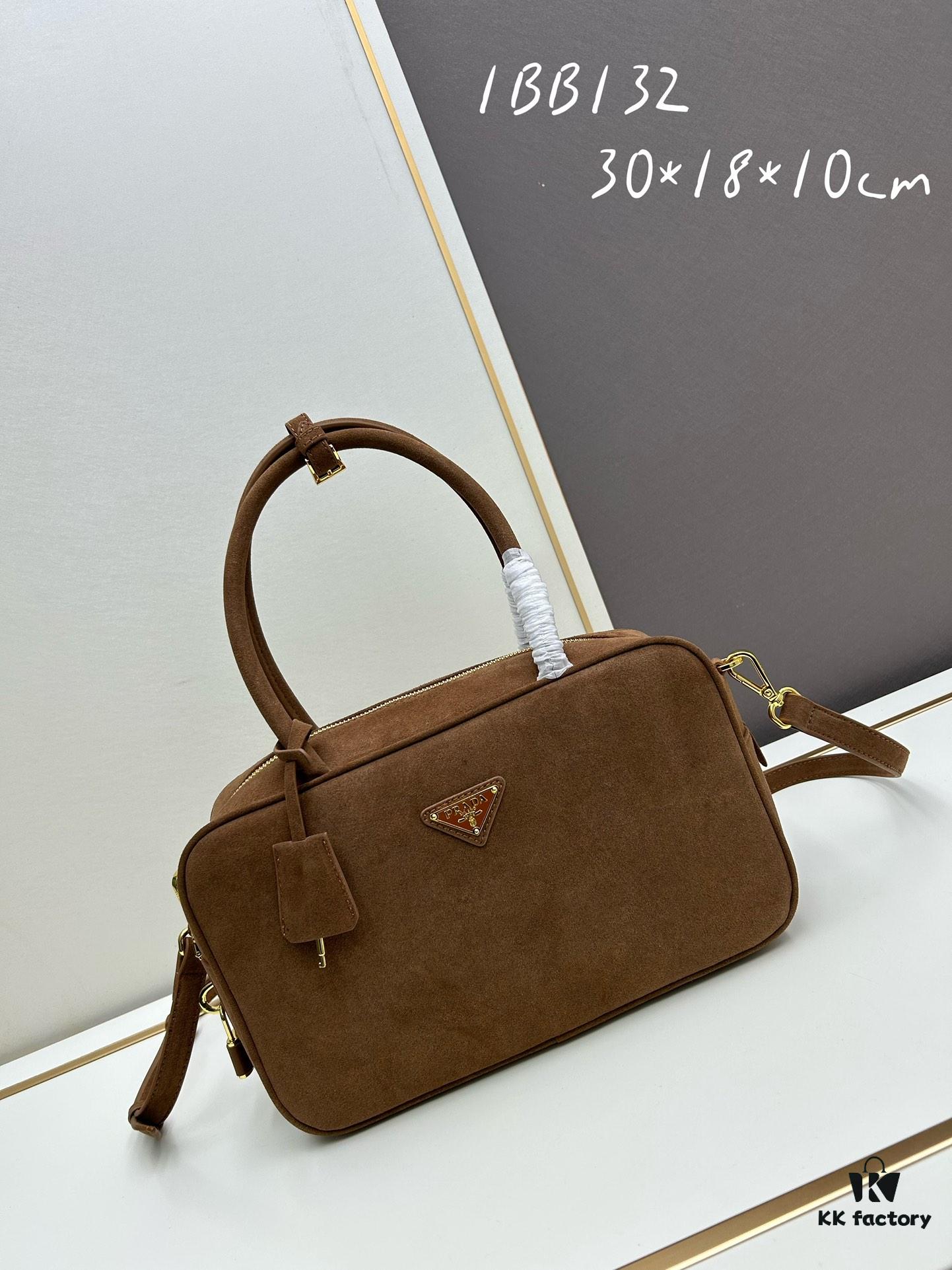 6930bafa6e68136f4d9ae7ca Nylon with Leather Trim, Full Leather PRADA Counter New Arrival Original Quality Matching Store Hardware Re-Nylon Nylon and Top-Grain Calfskin Lock Bag
