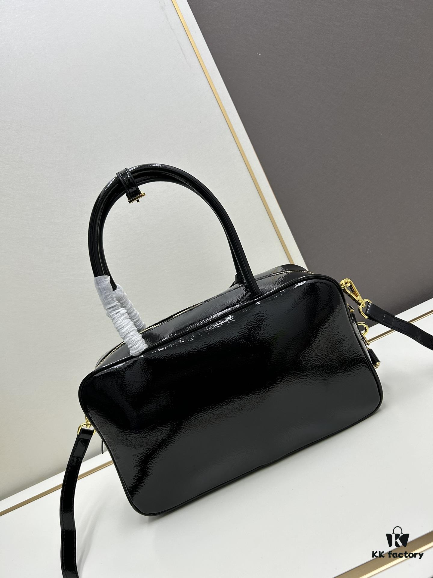 6930bb066e68136f4d9ae7dc Nylon with Genuine Leather Trim, PRADA Counter New Arrival - Original Quality Matched to Counter Hardware, Re-Nylon Tote Bag