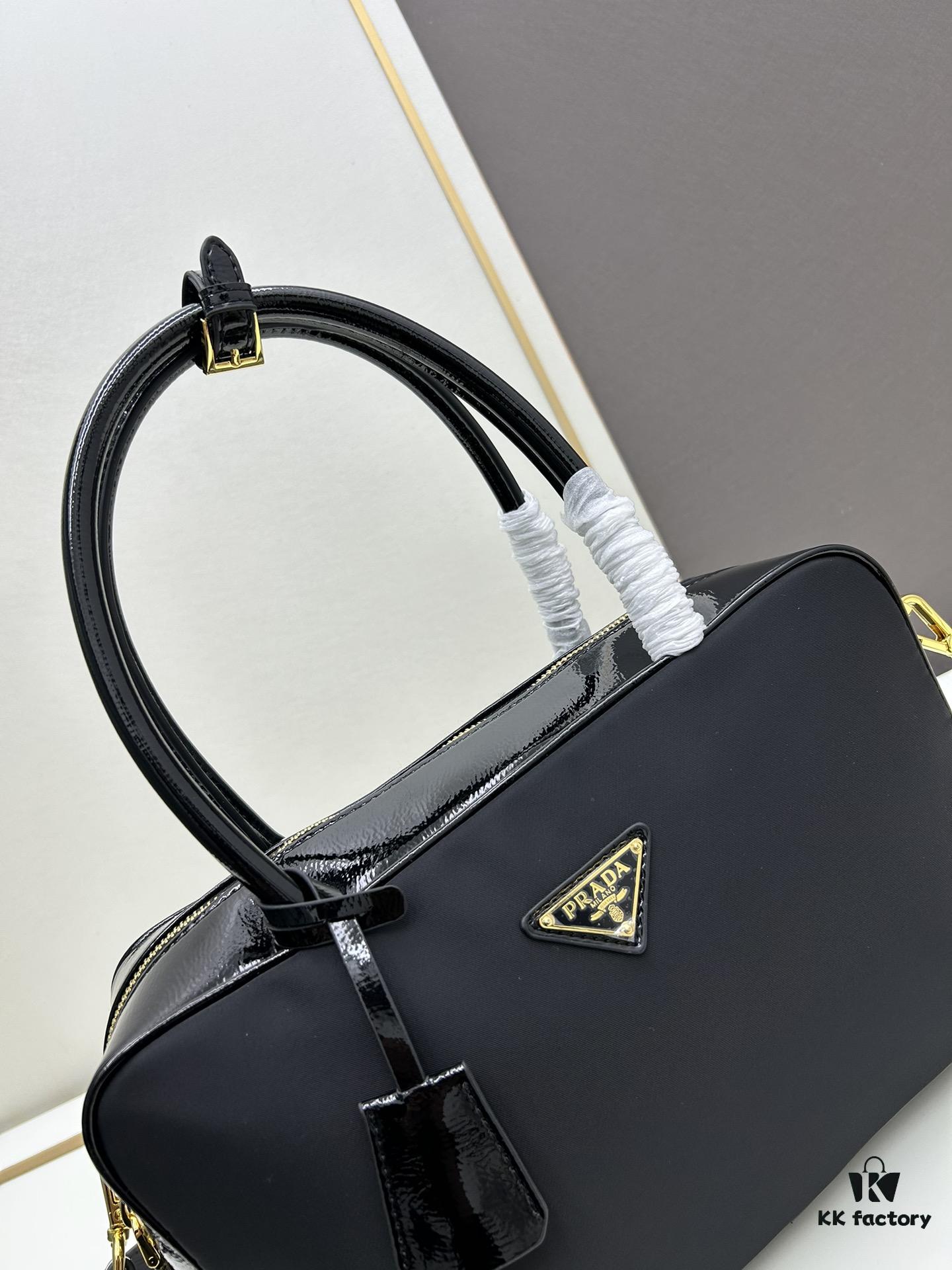 6930bb096e68136f4d9ae7e2 Nylon with Genuine Leather Trim, Full Leather PRADA Counter New Arrival Original Quality Matching Store Hardware Re-Nylon Tote Bag with Lock