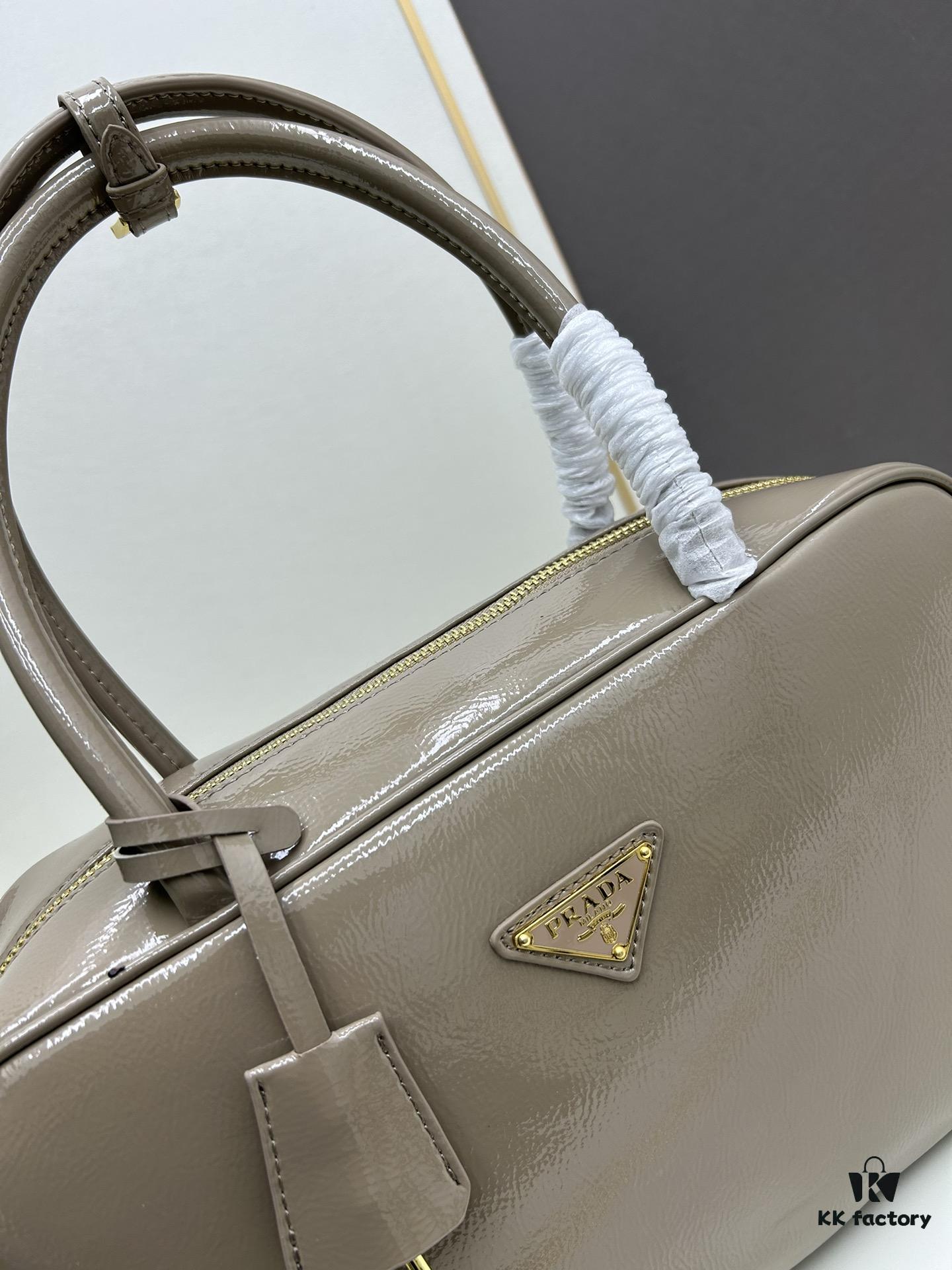 6930bb136e68136f4d9ae7f3 Nylon with Genuine Leather PRADA New Arrival Counter Quality Original Order Level Matching Hardware Recycled Nylon Tote Bag
