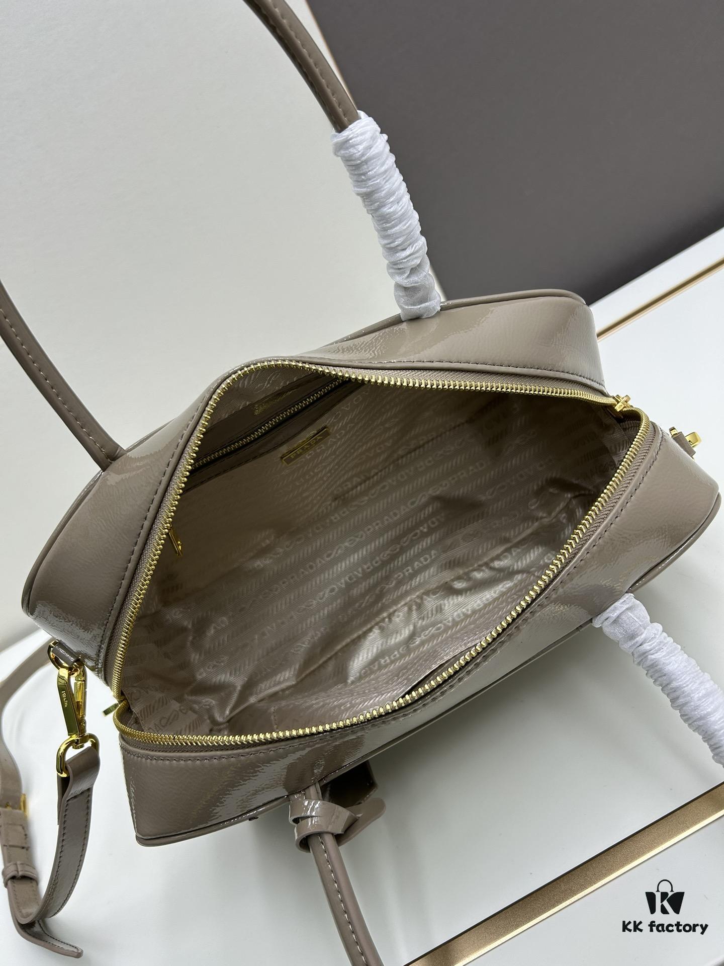 6930bb156e68136f4d9ae7f8 Nylon with Genuine Leather PRADA New Arrival Counter Quality Original Order Level Matching Hardware Recycled Nylon Tote Bag