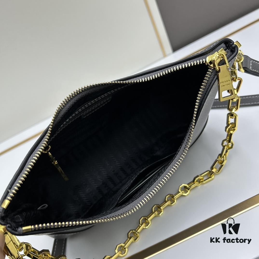 6930bb1d6e68136f4d9ae805 PRADA New Launch Hit (Leather Shoulder Strap + Chain Crossbody) Fashionable Horn Bag with Retro-Modern Fusion