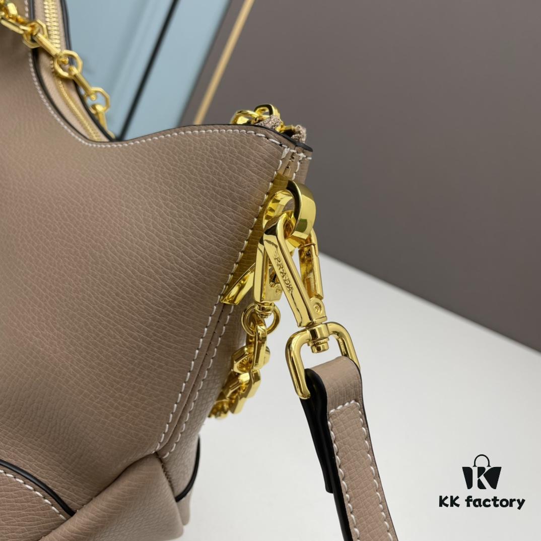 6930bb2e6e68136f4d9ae824 PRADA Must-Have Horn Bag with Detachable Chain Strap – A Perfect Blend of Vintage and Modern Fashion