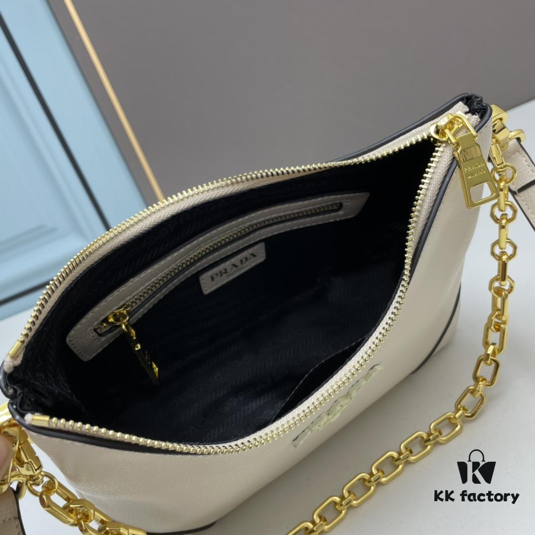 6930bb376e68136f4d9ae831 PRADA Must-Have Horn Bag with Detachable Chain Strap – A Perfect Blend of Vintage and Modern Fashion