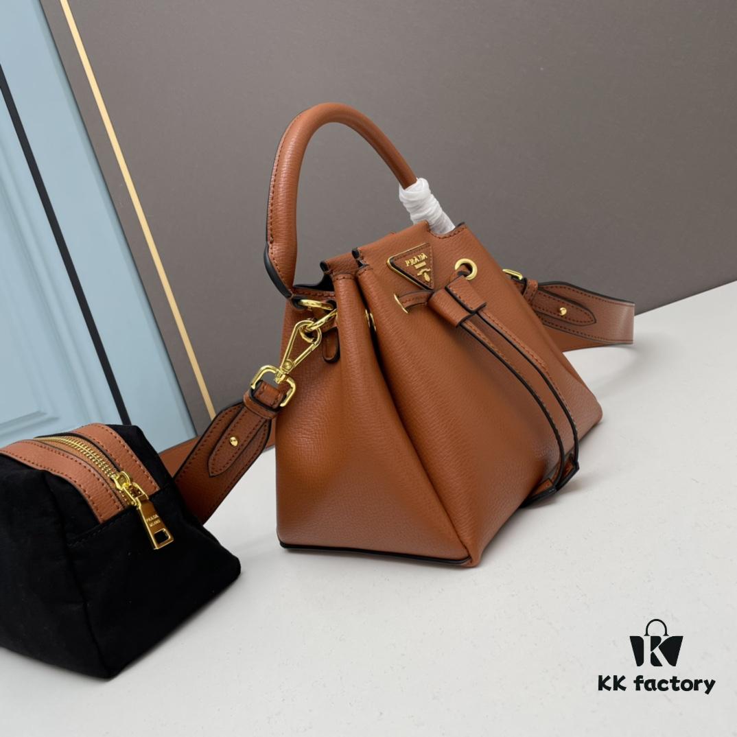 6930bb3d6e68136f4d9ae83c New 2023 Spring Mini PRADA 'Lunchbox' Bag