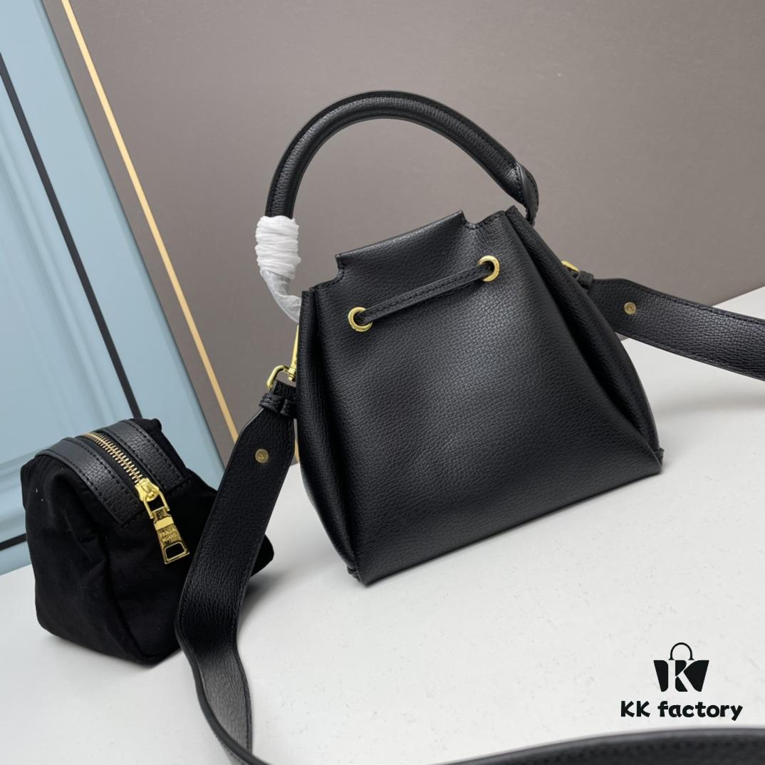 6930bb476e68136f4d9ae84c New 2023 Spring Mini PRADA 'Lunchbox' Bag