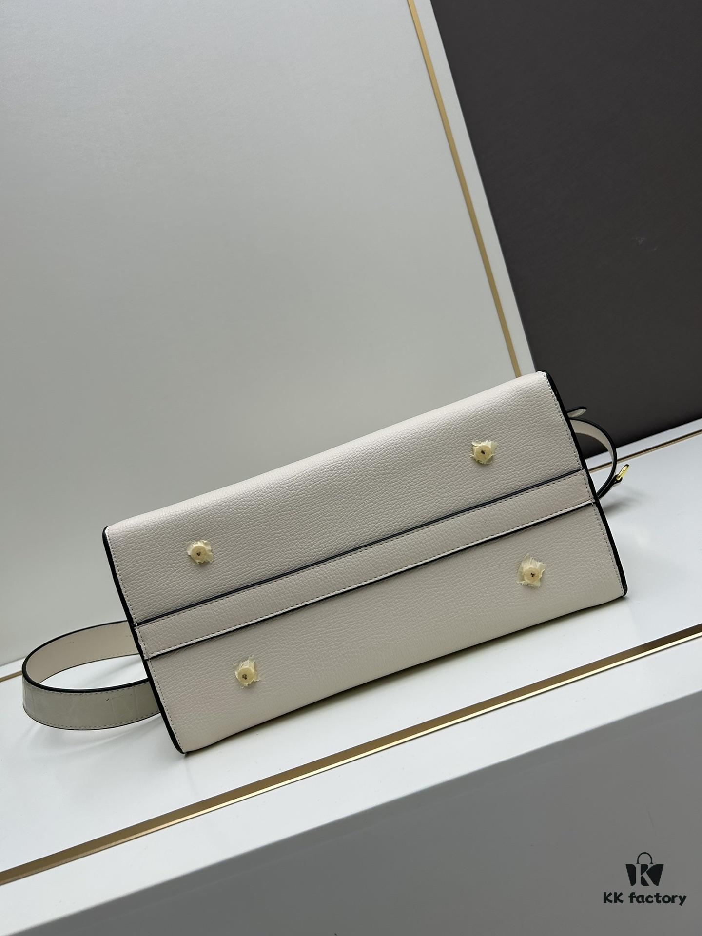6930bb5c6e68136f4d9ae86d You Are the Most Beautiful – Bold Minimalist Fashion Style Launch