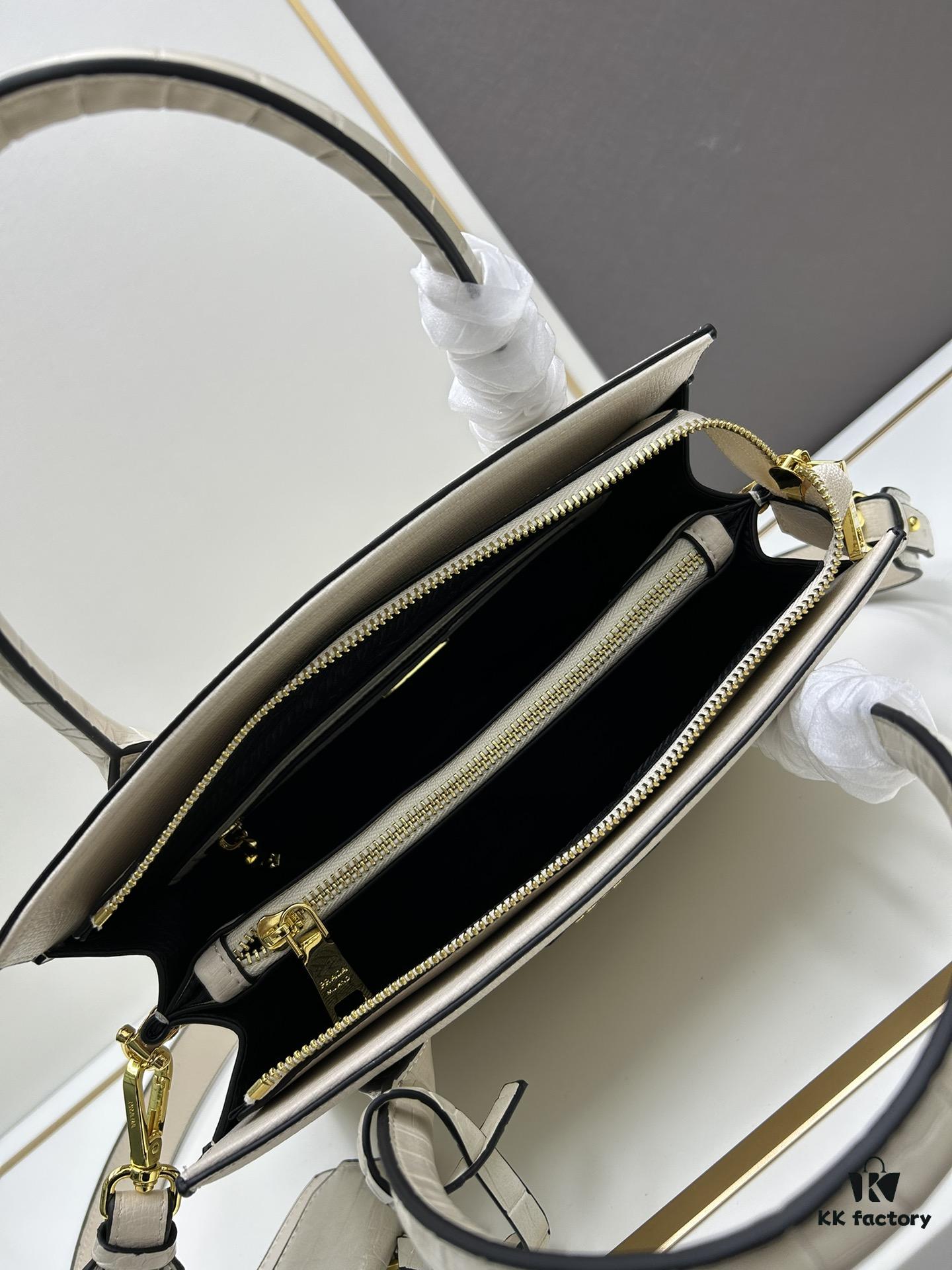 6930bb5d6e68136f4d9ae86f You Are the Most Beautiful – Bold Minimalist Fashion Style Launch