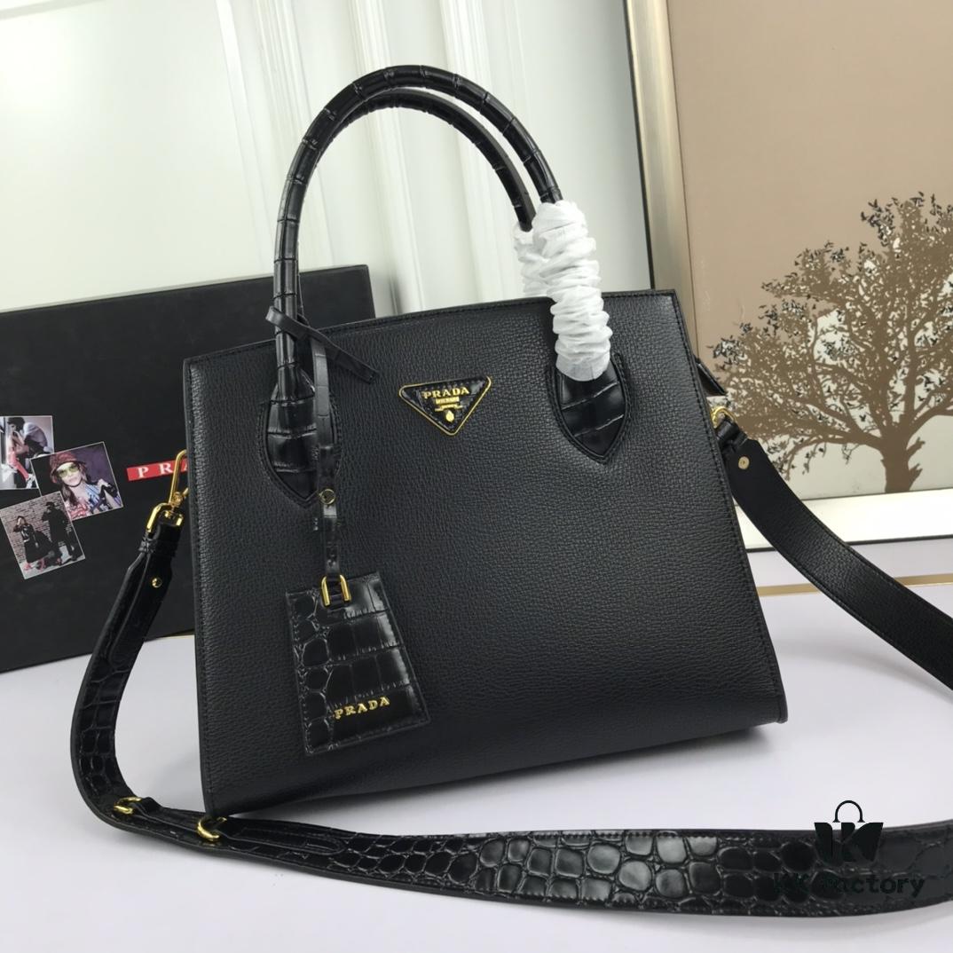 6930bb5e6e68136f4d9ae871 You're the Most Beautiful One – Minimalist and Fashionable Bag for the New Year