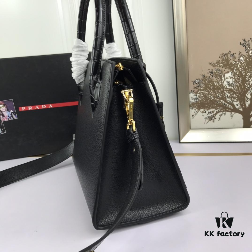 6930bb5e6e68136f4d9ae872 You're the Most Beautiful One – Minimalist and Fashionable Bag for the New Year