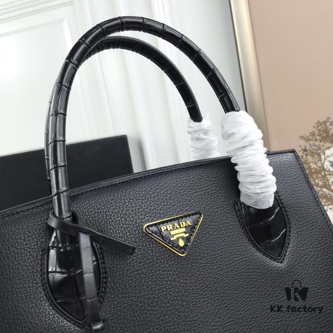 6930bb616e68136f4d9ae875 You're the Most Beautiful One – Minimalist and Fashionable Bag for the New Year