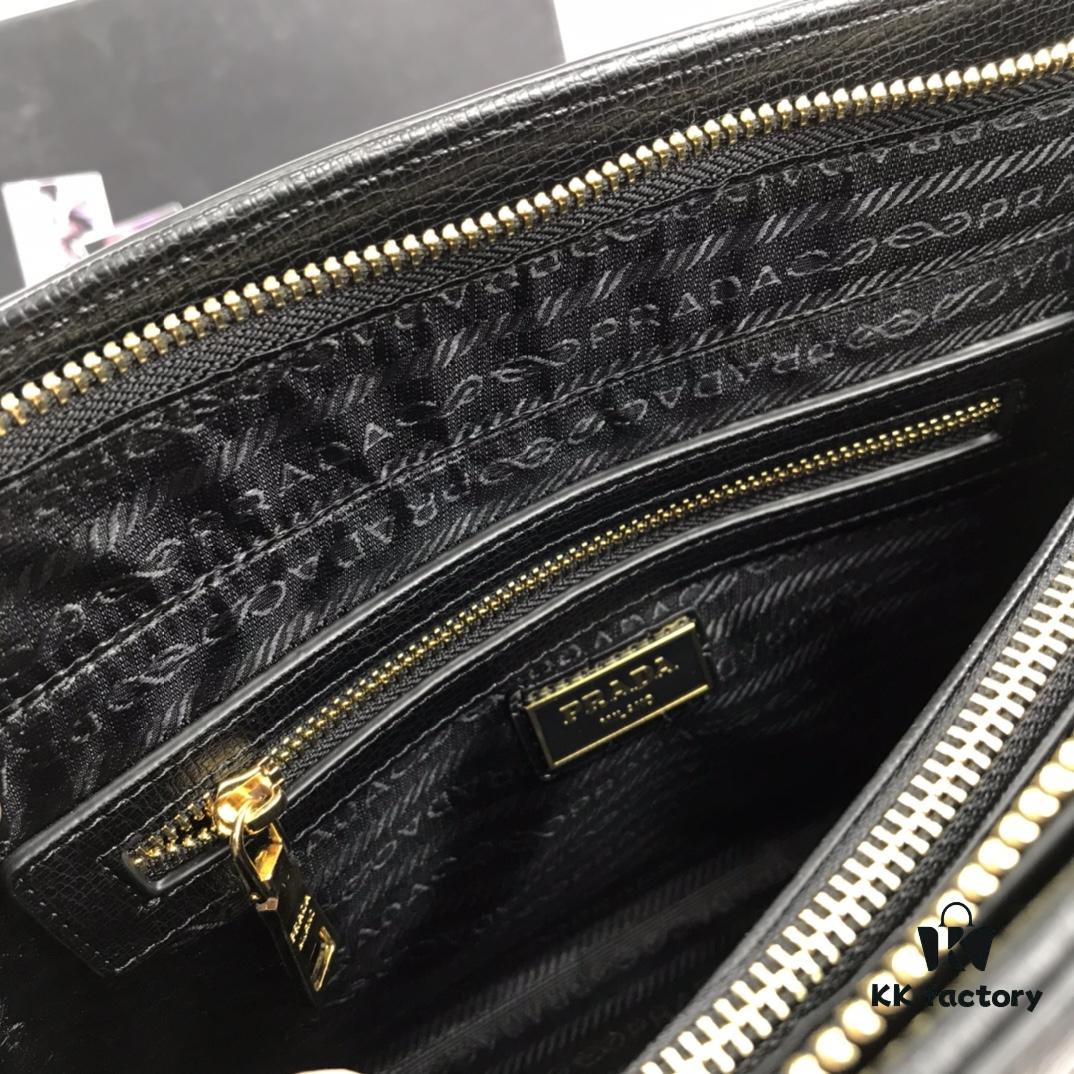 6930bb646e68136f4d9ae879 You're the Most Beautiful One – Minimalist and Fashionable Bag for the New Year