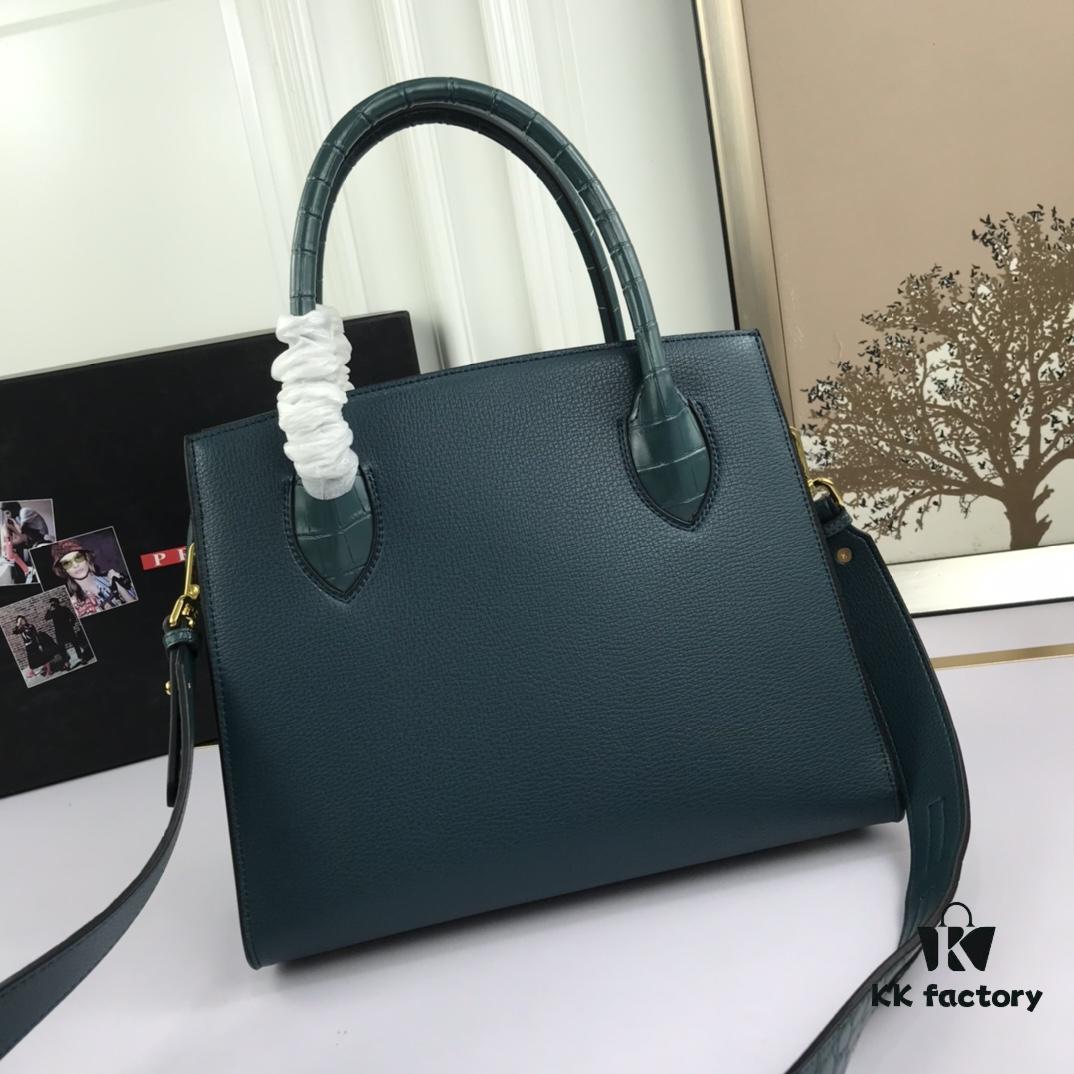 6930bb656e68136f4d9ae87a You're the Most Beautiful One – Minimalist and Fashionable Style for a Powerful Start to the Year