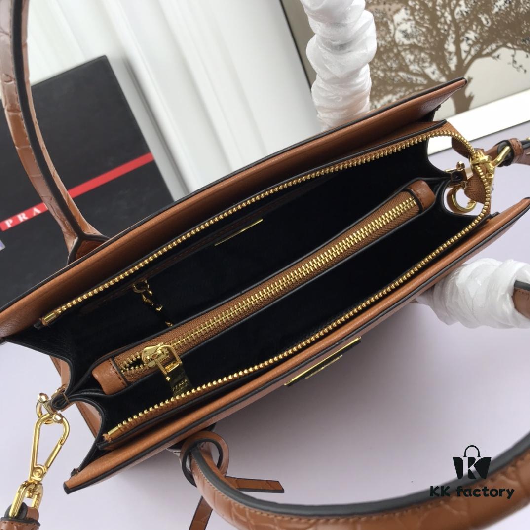 6930bb796e68136f4d9ae899 You Are the Most Beautiful – Minimalist and Fashionable Style for the New Year