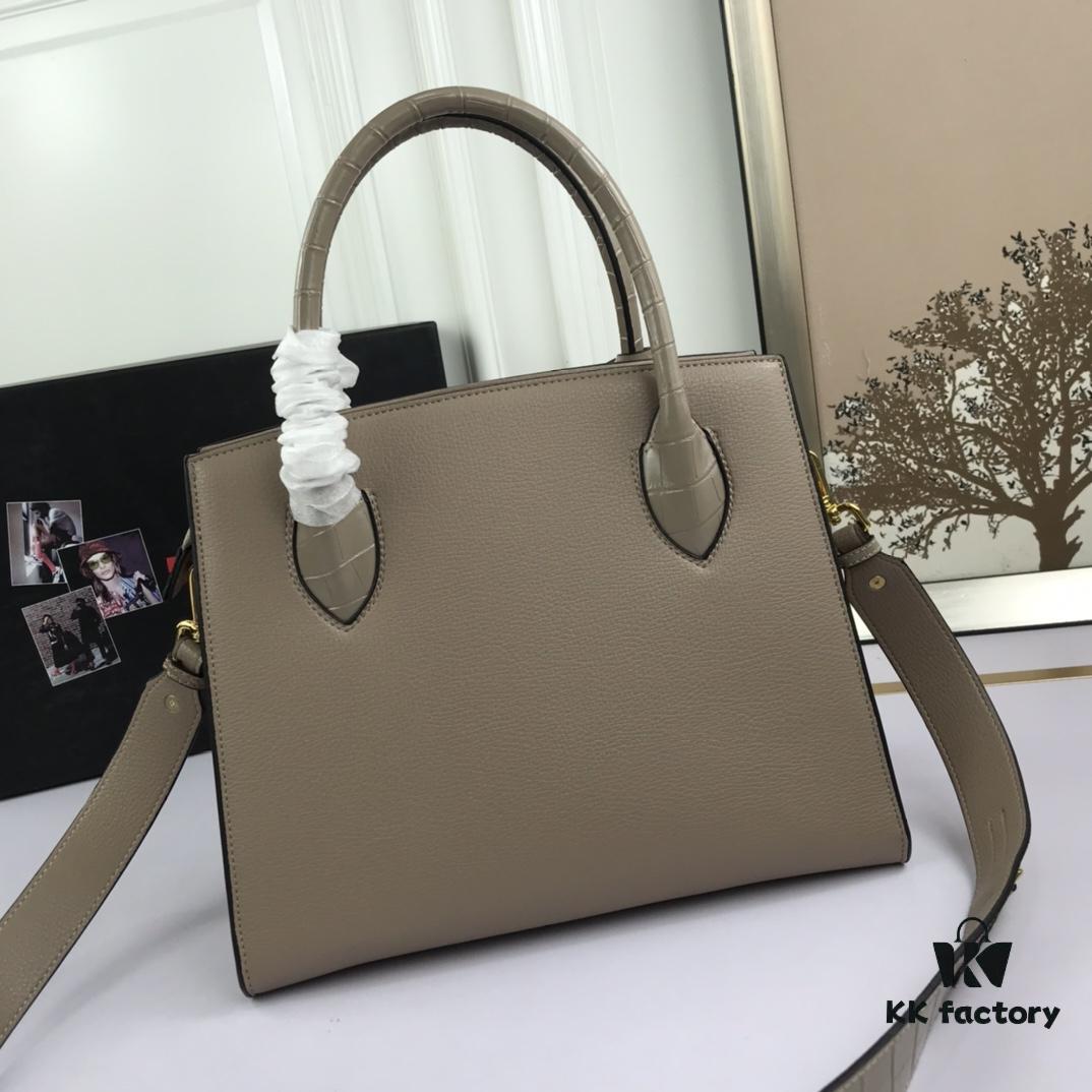 6930bb7a6e68136f4d9ae89c You're the Most Beautiful One – Minimalist and Fashionable Bag for the New Year