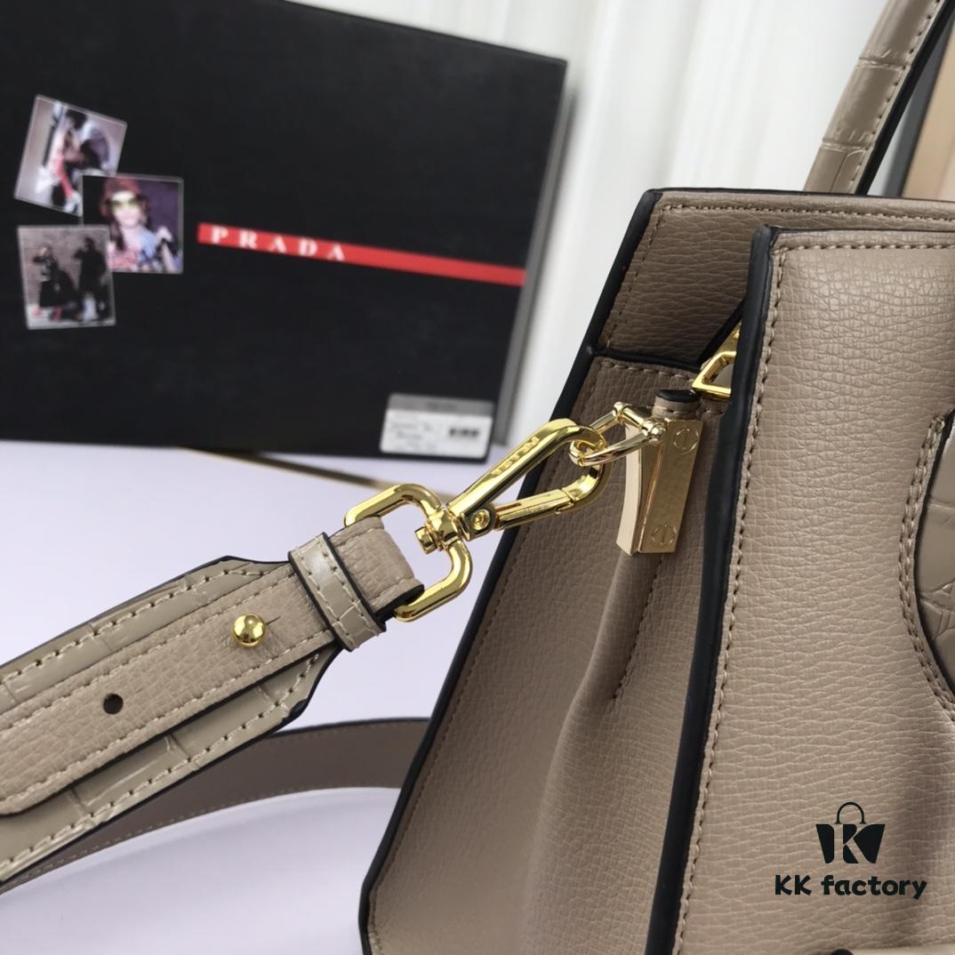 6930bb7b6e68136f4d9ae8a0 You're the Most Beautiful One – Minimalist and Fashionable Bag for the New Year