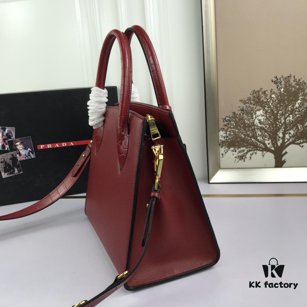 6930bb7f6e68136f4d9ae8a5 You Are the Most Beautiful — Minimalist and Fashionable Bag for the New Year