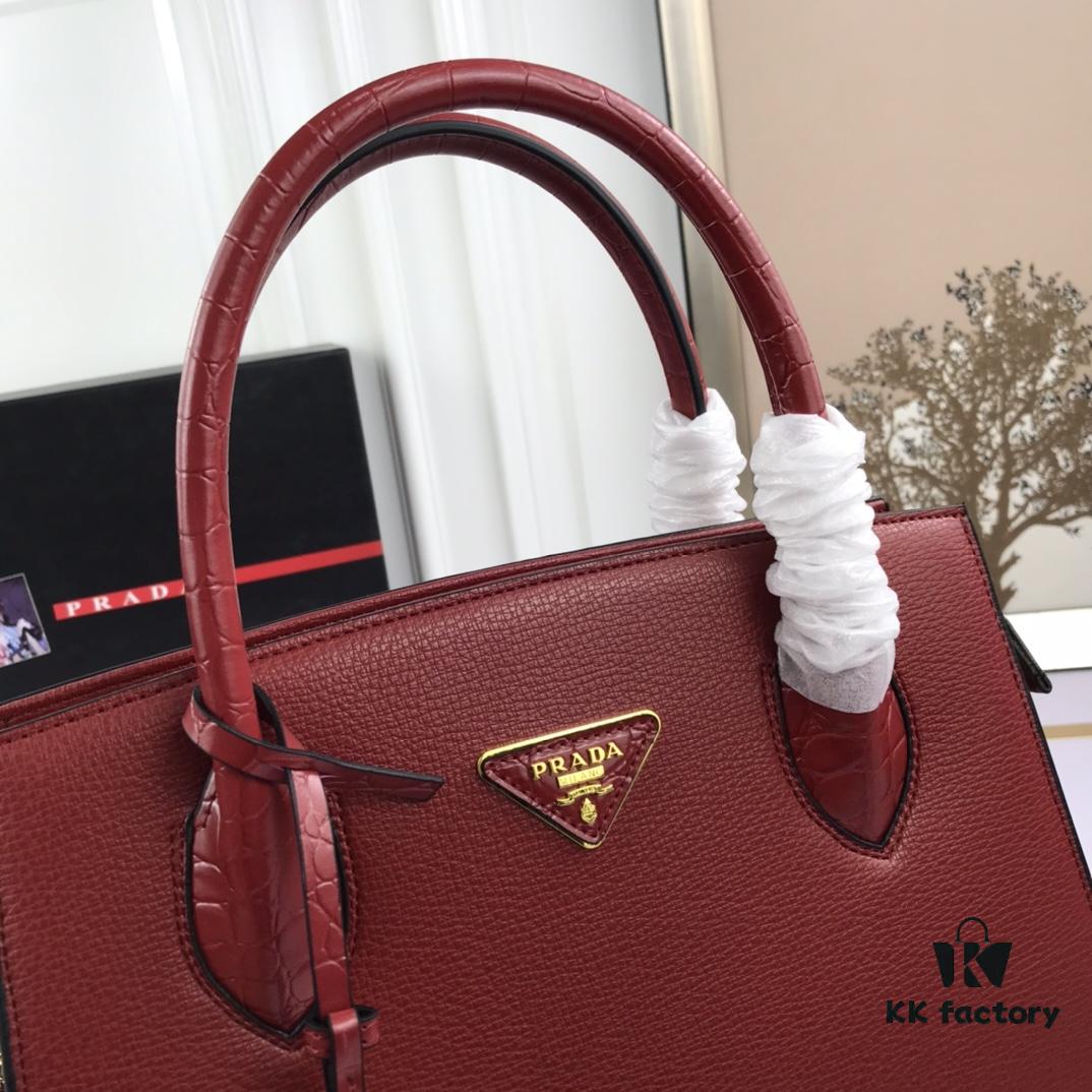 6930bb7f6e68136f4d9ae8a6 You Are the Most Beautiful — Minimalist and Fashionable Bag for the New Year