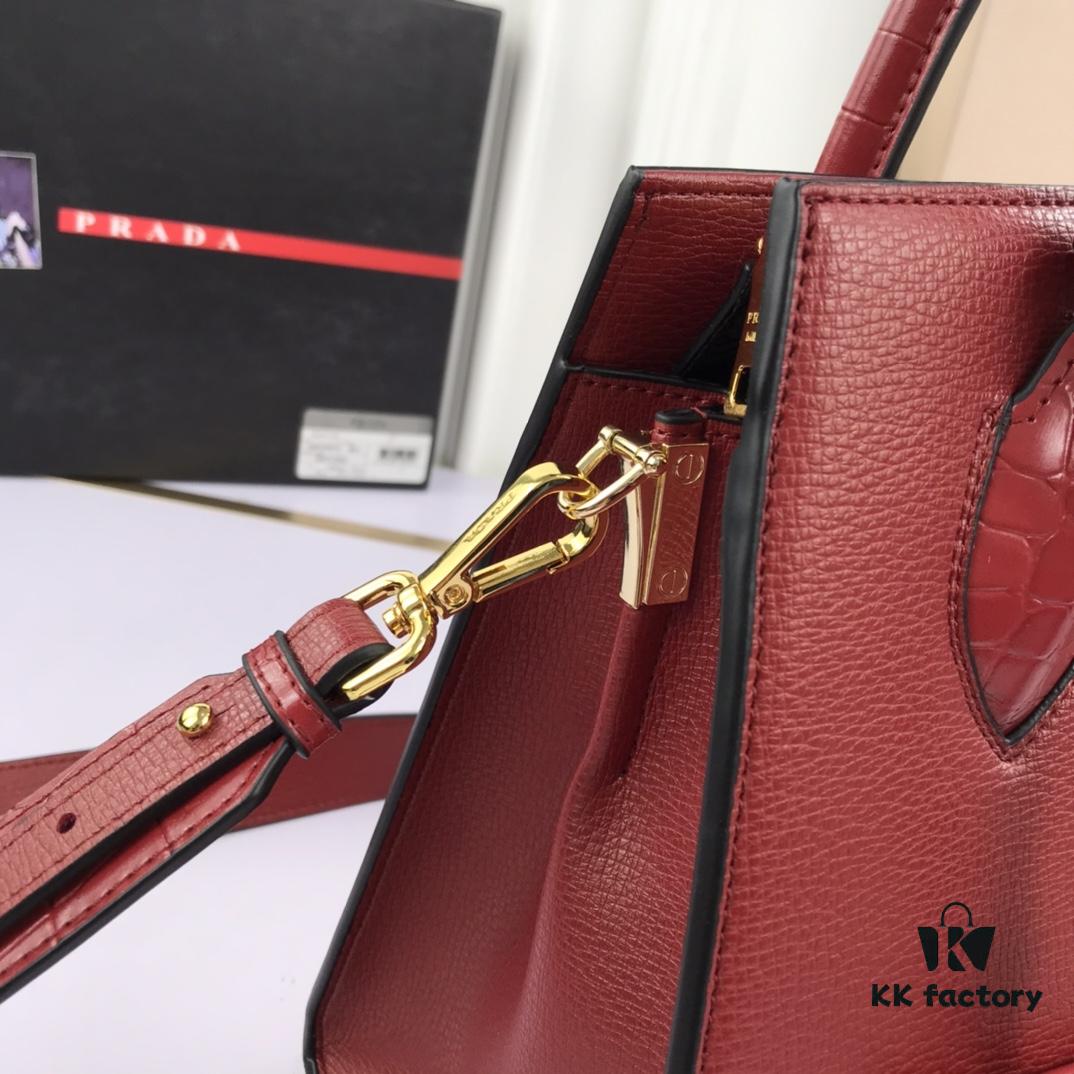 6930bb806e68136f4d9ae8a8 You Are the Most Beautiful — Minimalist and Fashionable Bag for the New Year