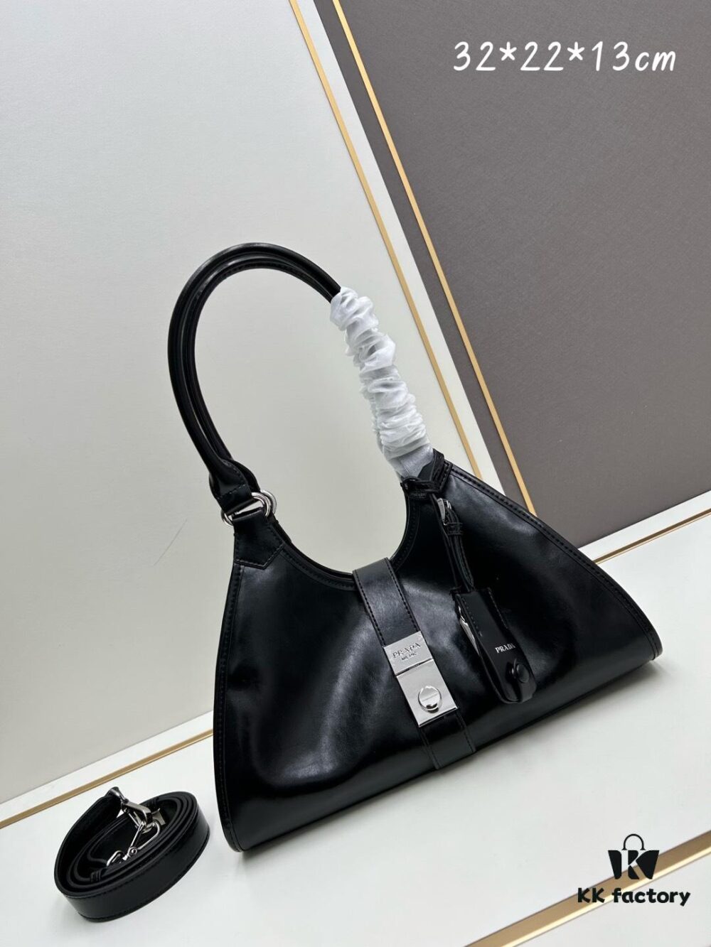 PRADA Counter New Arrival (All-Leather Series) Original Order Quality with Authentic Hardware Full-Grain Oil-Waxed Cowhide Shoulder Bag