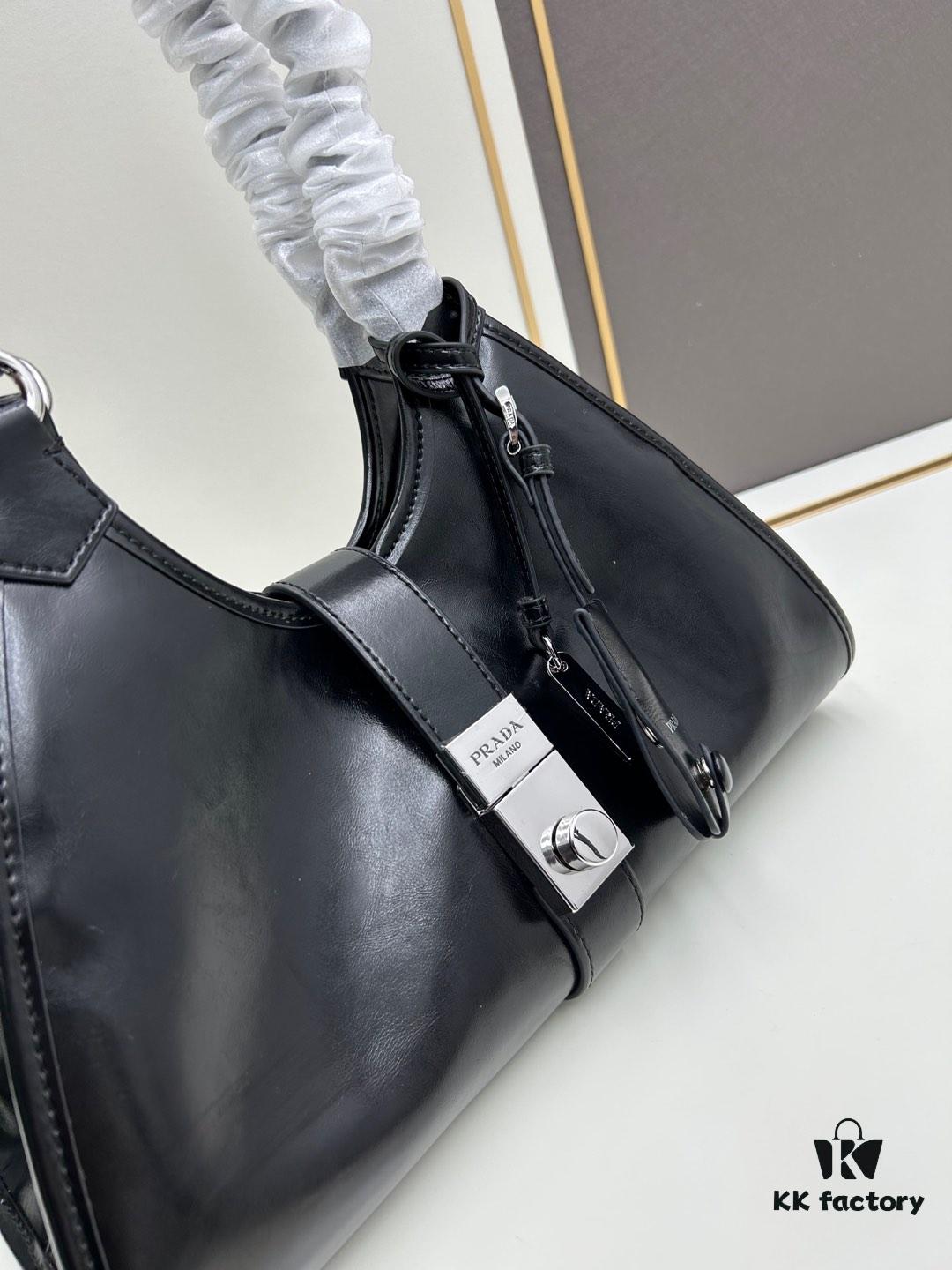 6930bbd06e68136f4d9ae92c PRADA Counter New Arrival (All-Leather Series) Original Order Quality with Authentic Hardware Full-Grain Oil-Waxed Cowhide Shoulder Bag