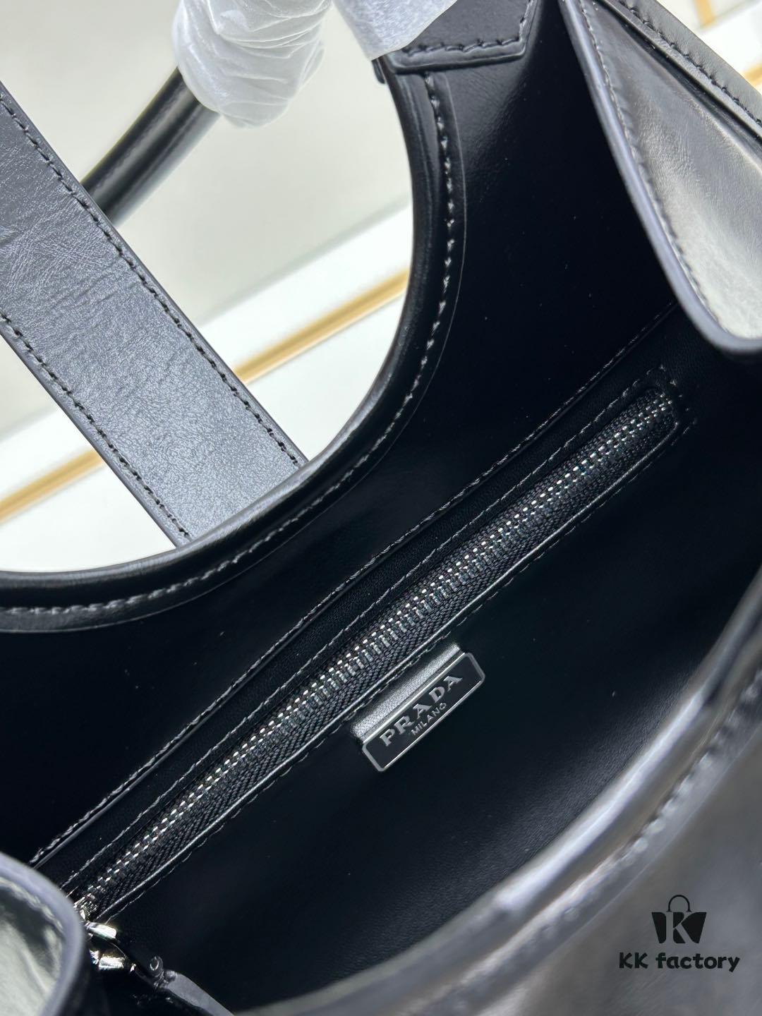 6930bbd36e68136f4d9ae932 PRADA Counter New Arrival (All-Leather Series) Original Order Quality with Authentic Hardware Full-Grain Oil-Waxed Cowhide Shoulder Bag