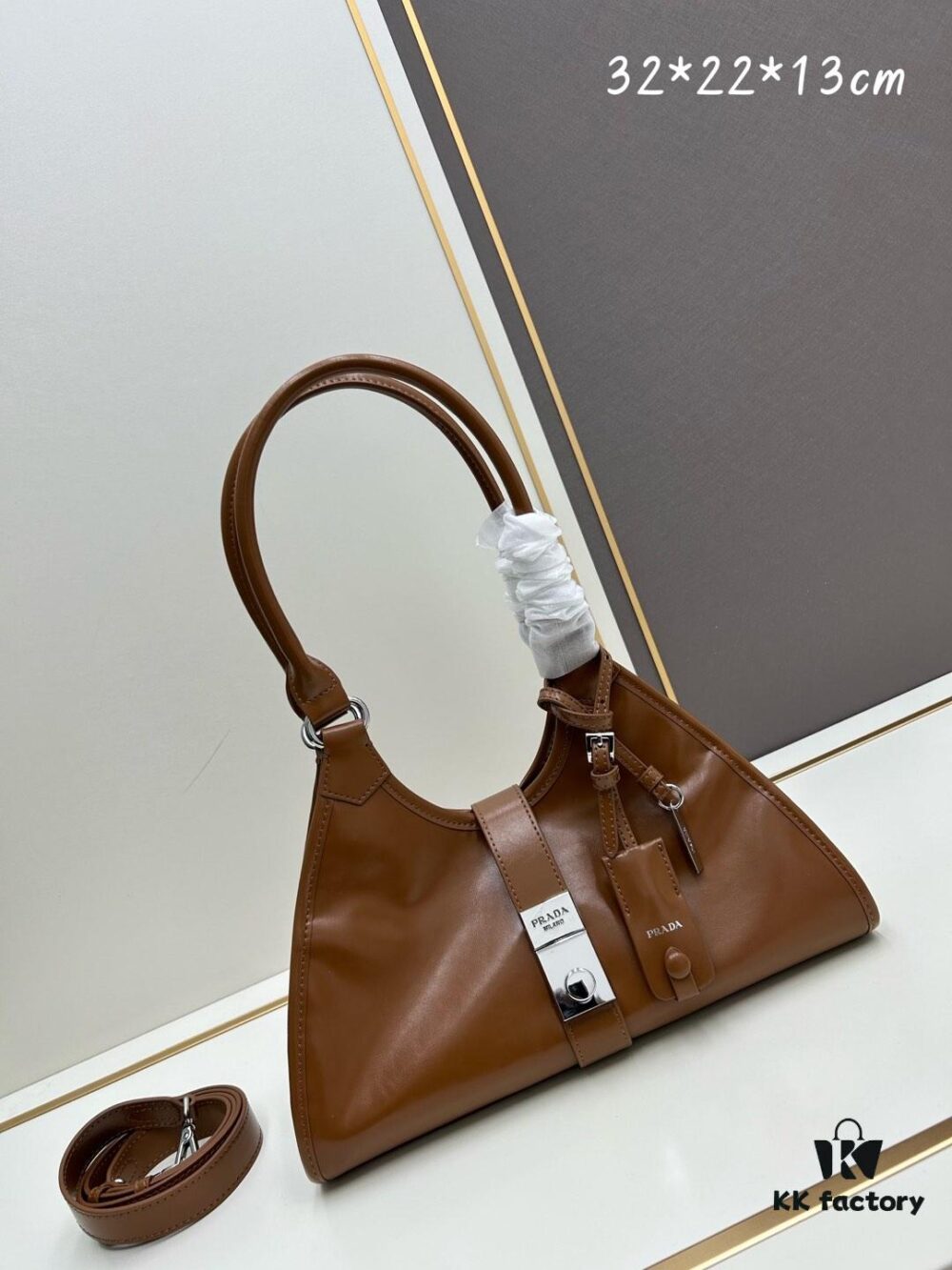 PRADA New Arrival Shoulder Bag (Full Leather Series) - Original Quality with Authentic Hardware, Full-Grain Wax Oil Cowhide