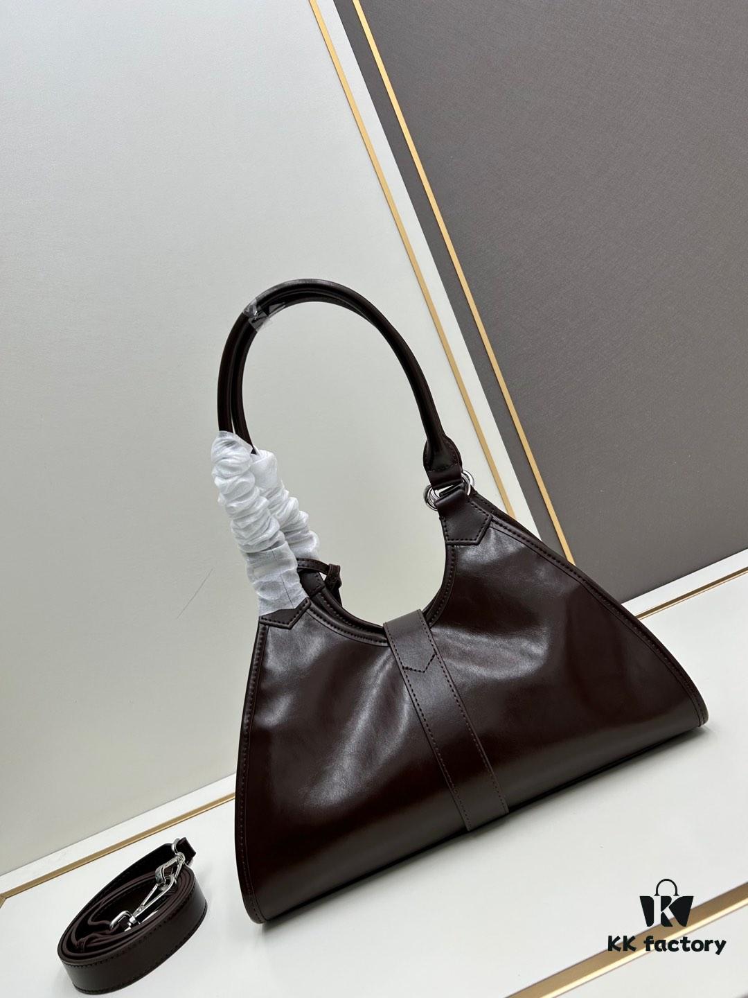 6930bbe06e68136f4d9ae94b PRADA Counter New Arrival (All-Leather Series) Original Order Quality with Matching Hardware Full-Grain Oil-Waxed Cowhide Shoulder Bag