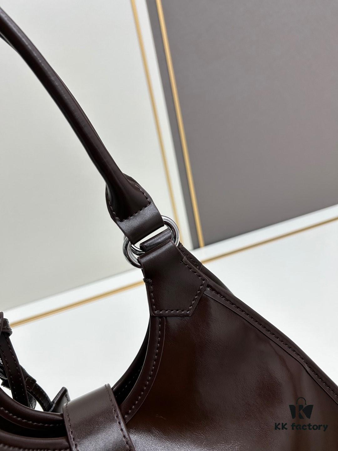 6930bbe16e68136f4d9ae94d PRADA Counter New Arrival (All-Leather Series) Original Order Quality with Matching Hardware Full-Grain Oil-Waxed Cowhide Shoulder Bag