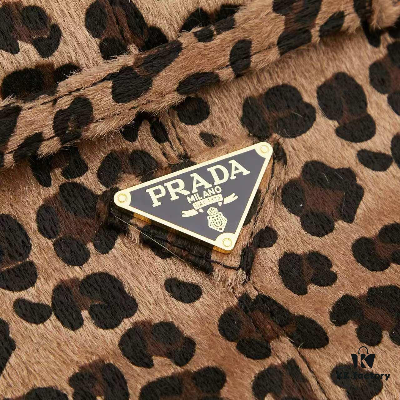 6930bc536e68136f4d9aea24 24fw Autumn-Winter Prada Arrives with Sophisticated Alpaca Brown Tones