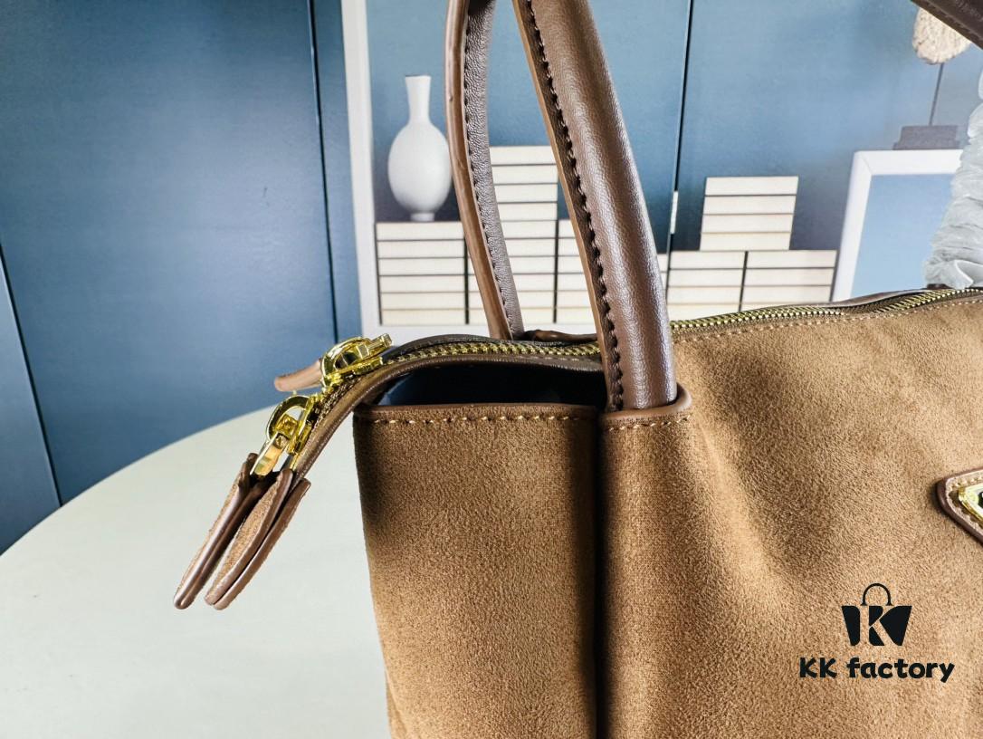 6930bc596e68136f4d9aea2f New Arrival Autumn-Winter Prada FW Collection – Sophisticated Brown Tones Exude Warmth and Elegance
