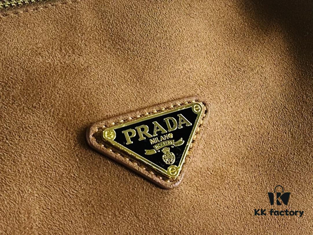 6930bc596e68136f4d9aea32 New Arrival Autumn-Winter Prada FW Collection – Sophisticated Brown Tones Exude Warmth and Elegance