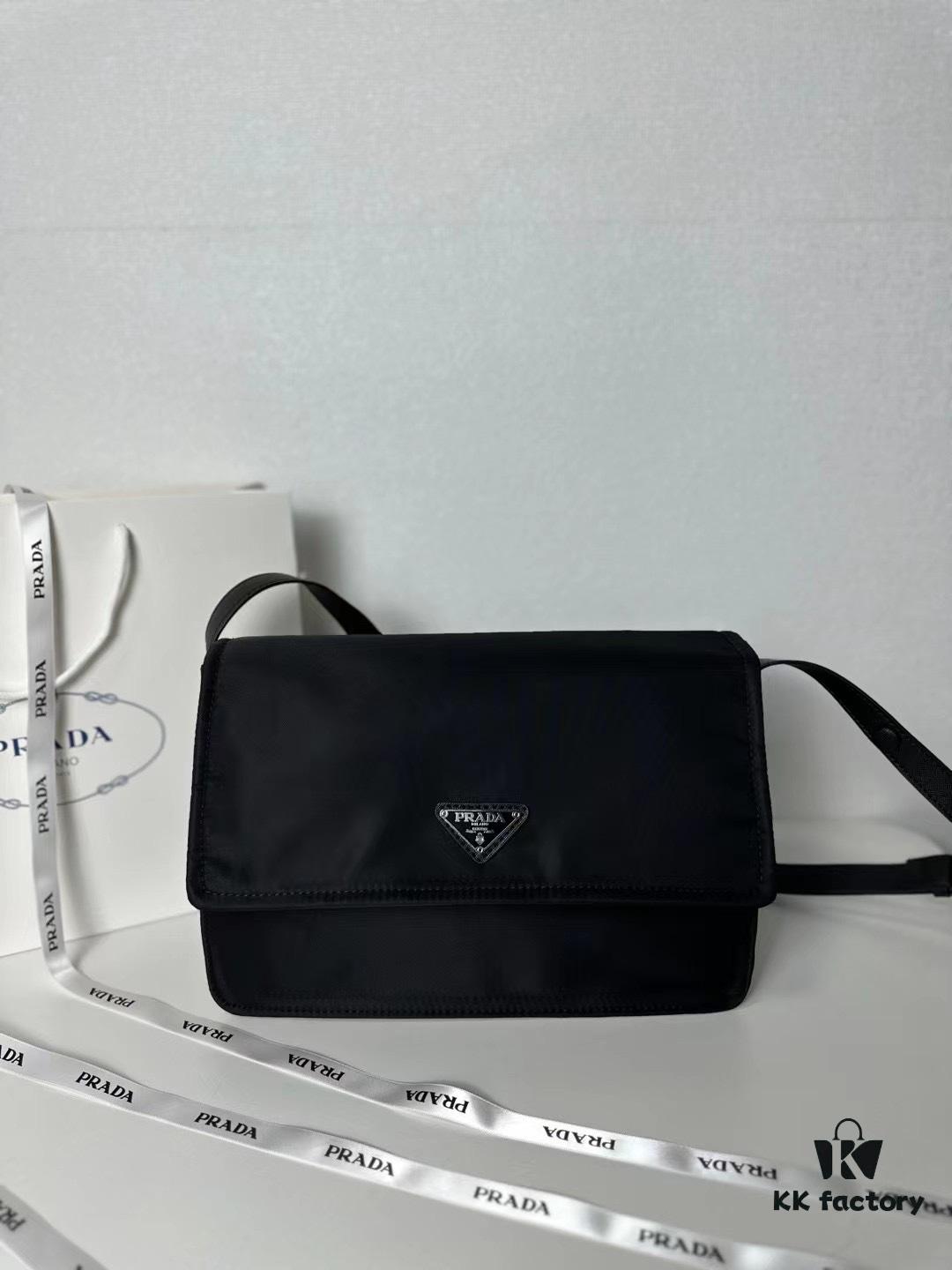PRADA Large Size Leather-Trimmed Imported Parachute Fabric Bag