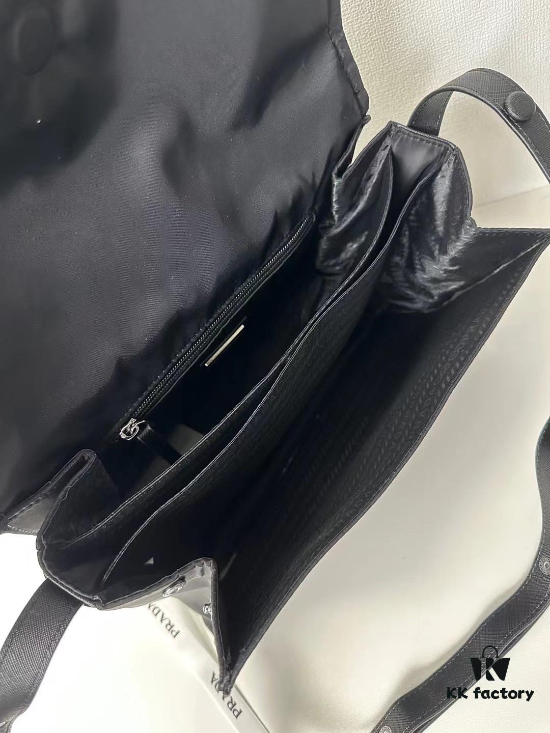 PRADA Large Size Leather-Trimmed Imported Parachute Fabric Bag