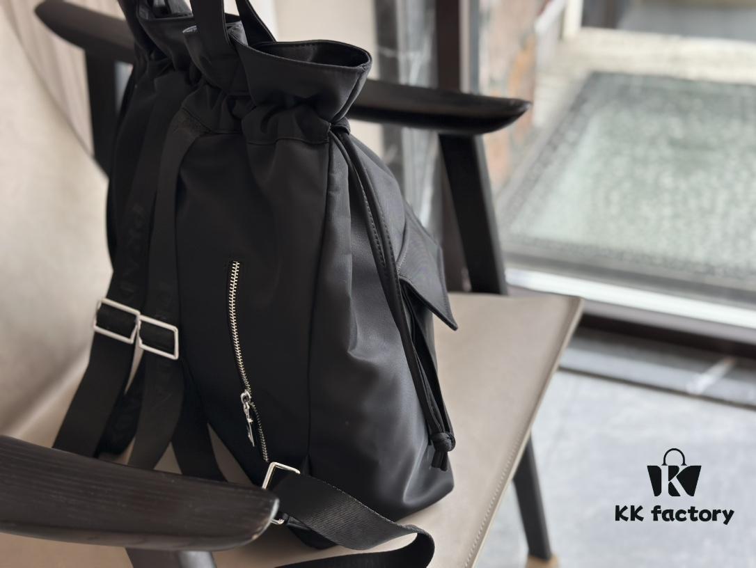6930bc976e68136f4d9aea98 Prada Classic Shopping Bag - New Arrival