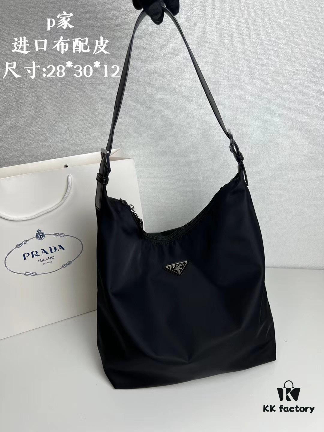 6930bc9d6e68136f4d9aeaa6 Prada Hobo Vintage Shoulder Bag, 28*30cm