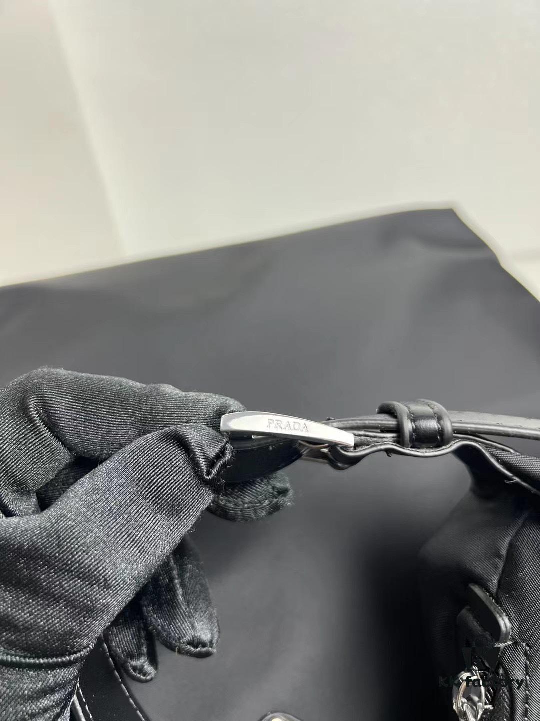 6930bc9f6e68136f4d9aeaa9 Prada Hobo Vintage Shoulder Bag, 28*30cm