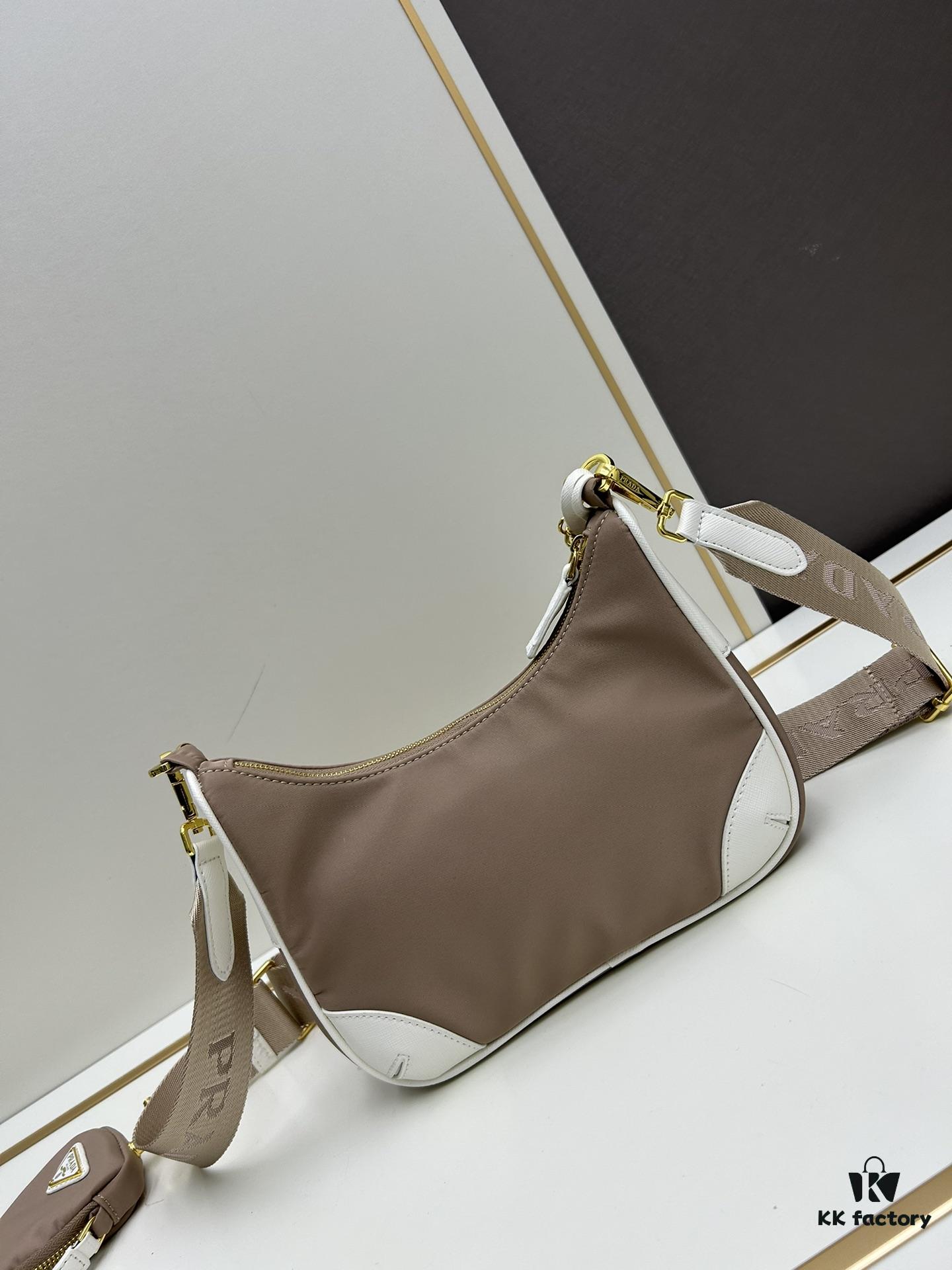 6930bcd56e68136f4d9aeb04 PRADA Re-edition 2005 Robot Charm Bag with Box