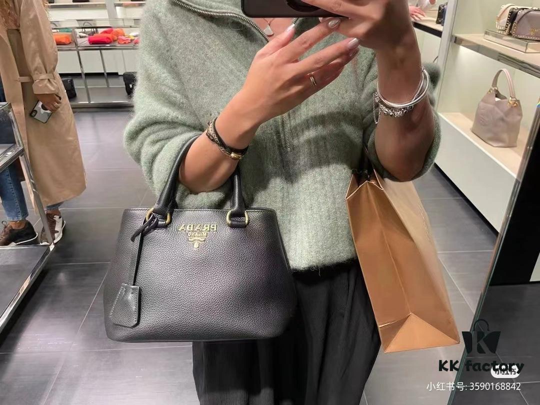 🔥High-Quality Retail🔥 Prada [PRADA] Classic Retro Handbag - Large Size