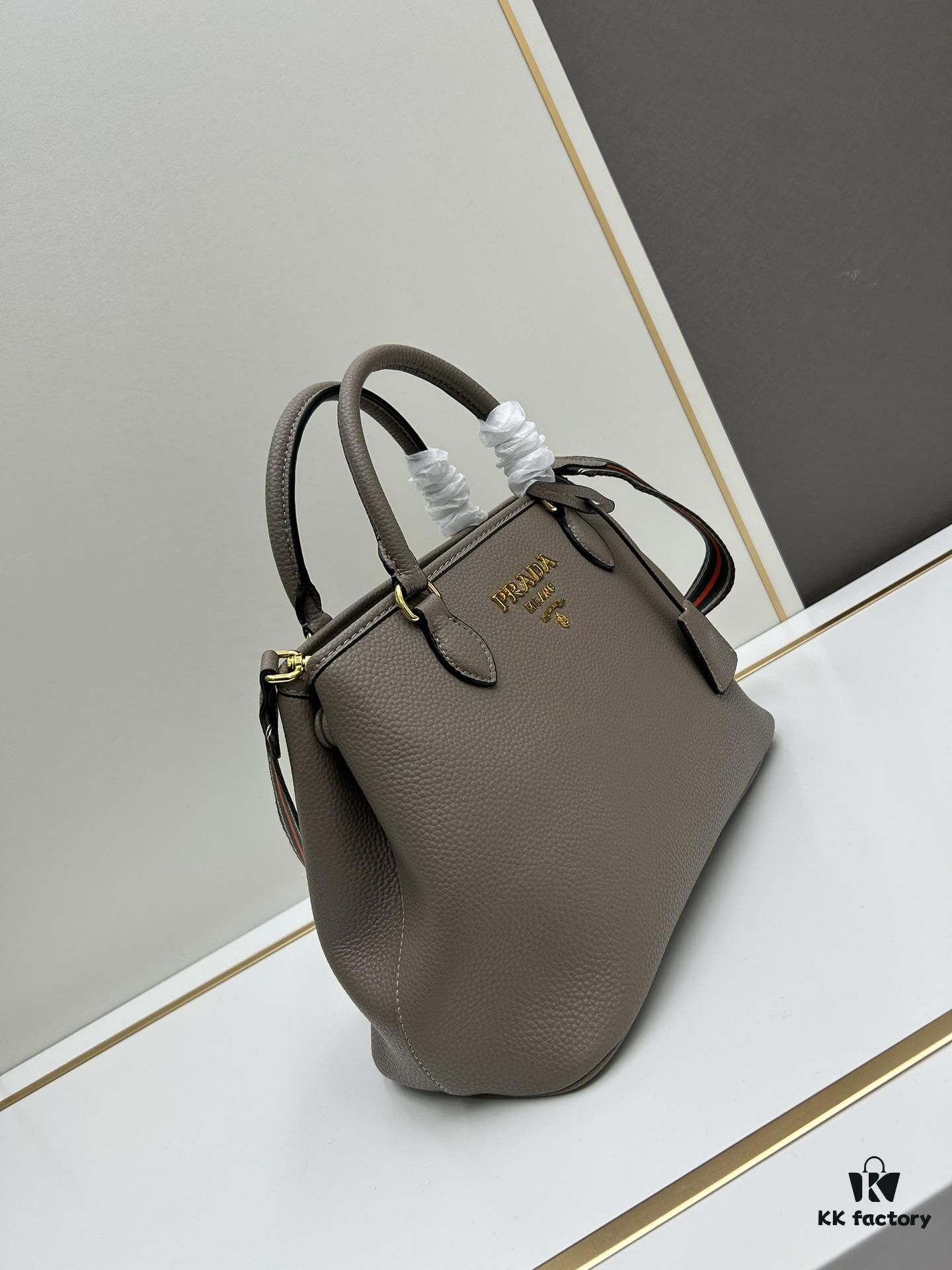 🔥High-Quality Counter Stock🔥 Prada [PRADA] Classic Retro Handbag - Large Size