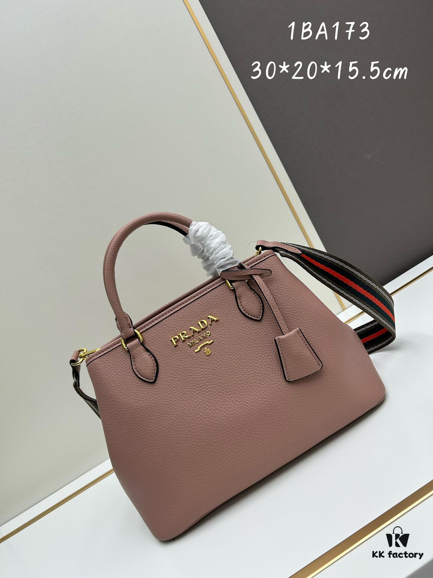 6930bd466e68136f4d9aebbe PRADA High-Quality Cabinet Release - Classic Retro Large Tote Bag