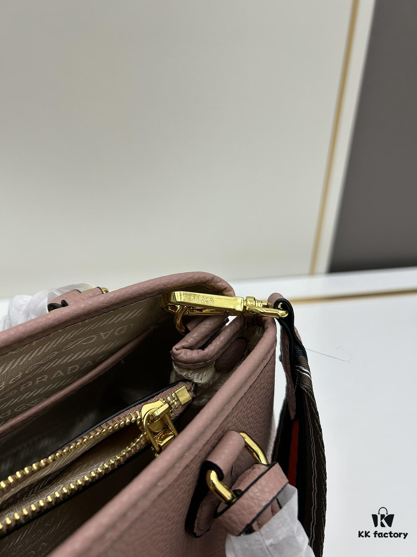 6930bd4a6e68136f4d9aebc4 PRADA High-Quality Cabinet Release - Classic Retro Large Tote Bag