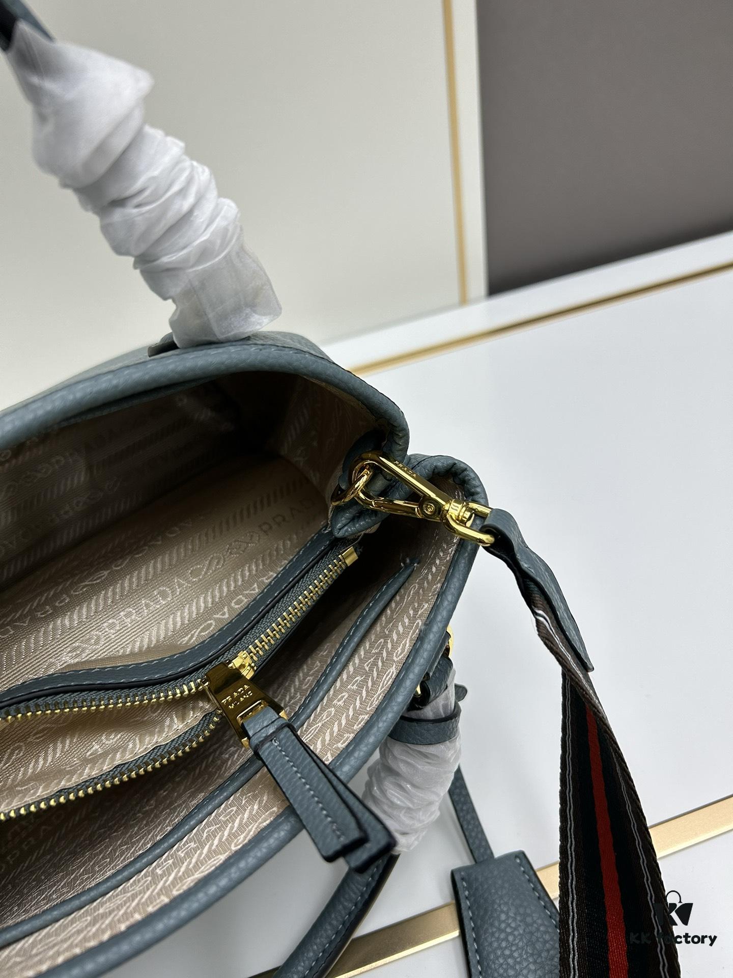 6930bd4e6e68136f4d9aebcc PRADA Classic Retro Handbag - Large Size, High-Quality Full-Grain Coarse Crispy Calfskin, Removable and Adjustable Strap, Multi-Way Carry (Handheld/Shoulder/Crossbody)