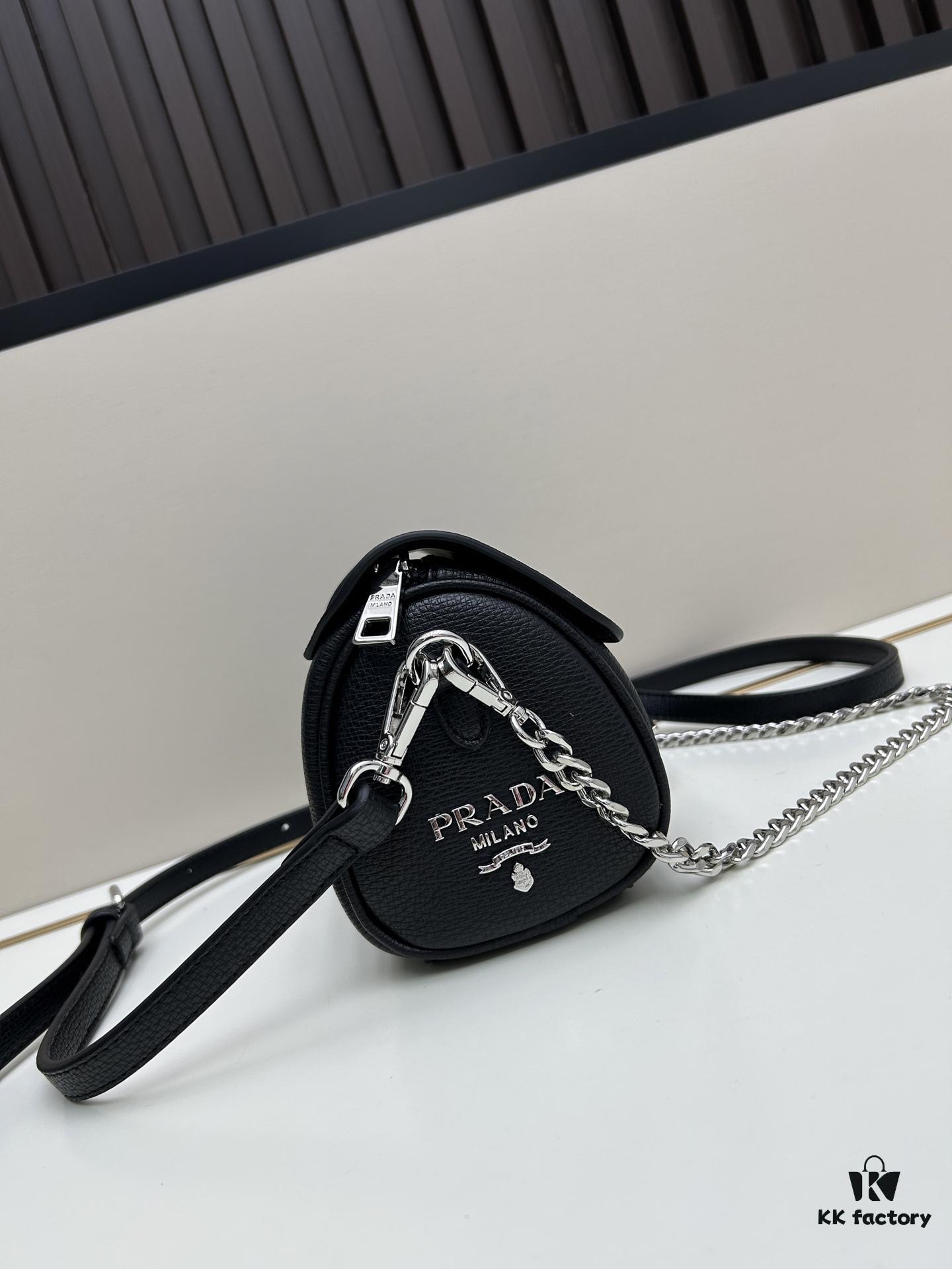 6930bd966e68136f4d9aec3c Exclusive Launch - High-Quality Prada-Style Lock Bag ✨ Pillow Top Handle Bag, Genuine Palm Grain Leather, Smooth Oiled Edges, Premium Craftsmanship, Thick and Soft Leather