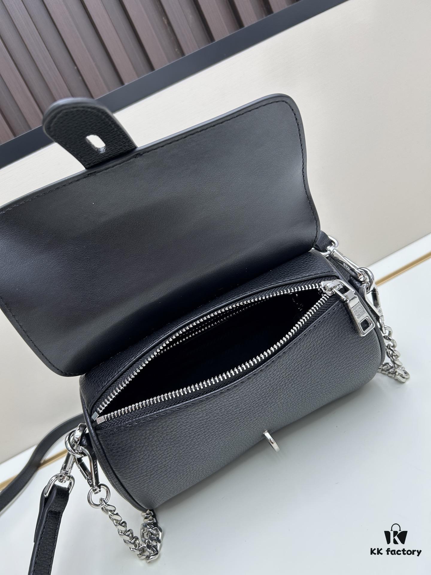 6930bd976e68136f4d9aec3f Exclusive Launch - High-Quality Prada-Style Lock Bag ✨ Pillow Top Handle Bag, Genuine Palm Grain Leather, Smooth Oiled Edges, Premium Craftsmanship, Thick and Soft Leather