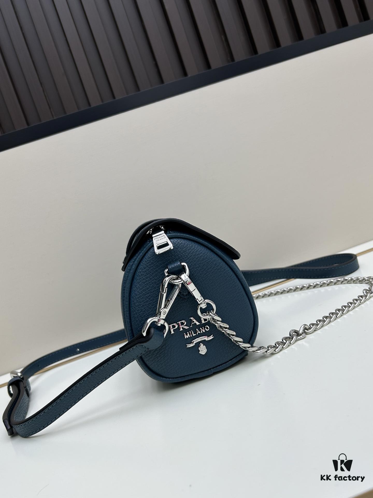 6930bd986e68136f4d9aec41 Exclusive Launch - High-Quality Prada-style Pillow Top Handle Bag, Palm Grain Leather, Smooth Oiled Edges, Soft and Thick Texture, Includes Long Strap and Chain, Can Be Worn as Shoulder or Crossbody Bag