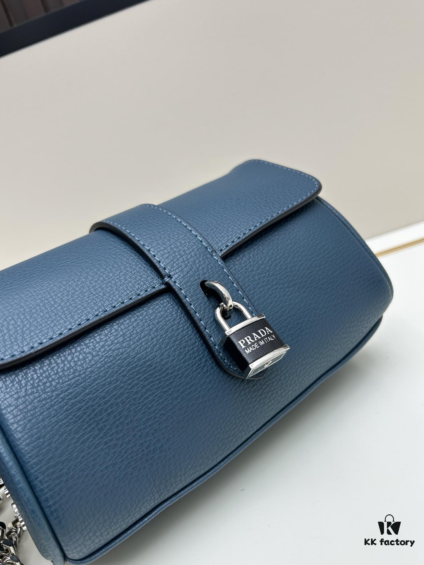6930bd9a6e68136f4d9aec44 Exclusive Launch - High-Quality Prada-style Pillow Top Handle Bag, Palm Grain Leather, Smooth Oiled Edges, Soft and Thick Texture, Includes Long Strap and Chain, Can Be Worn as Shoulder or Crossbody Bag